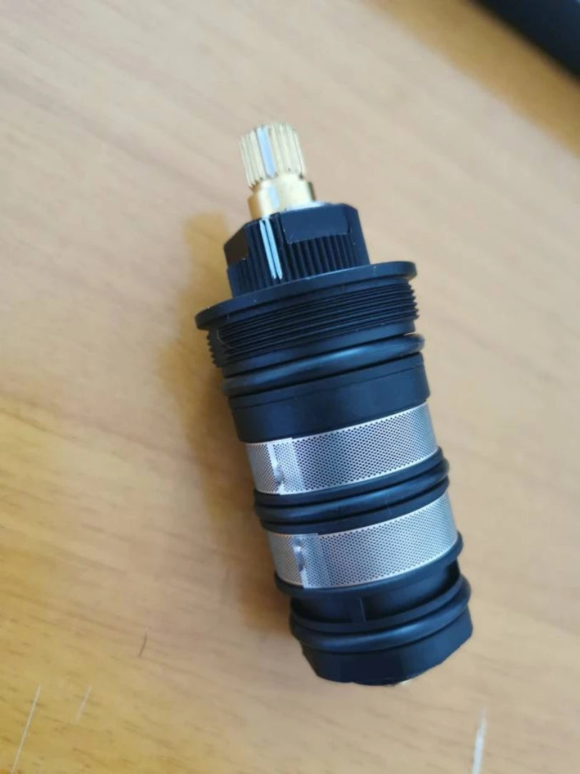 Thermostatic Shower Faucet for Shower Room Control with Intelligent Temperature Control and Hidden Valve Gear Accessories