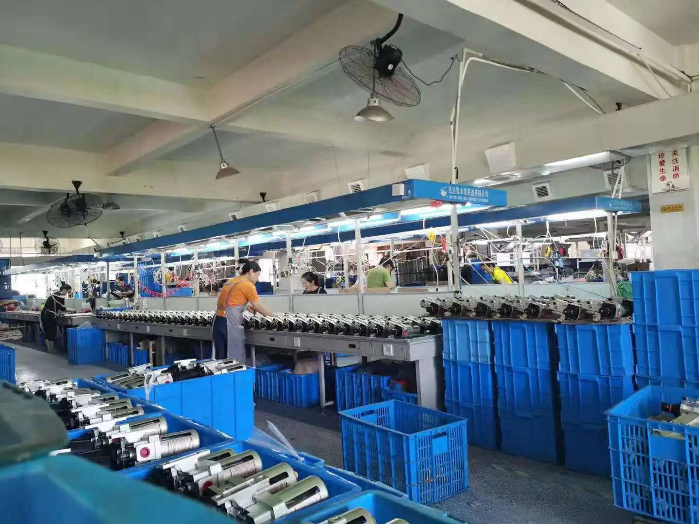 1/4" 3/8" 1/2" 3/4" 1" Water Brass Air Electric Solenoid Valve 2W025-08 2w040-10 2W160-15 2W200 DN15 DN20 DN10 Normally Closed