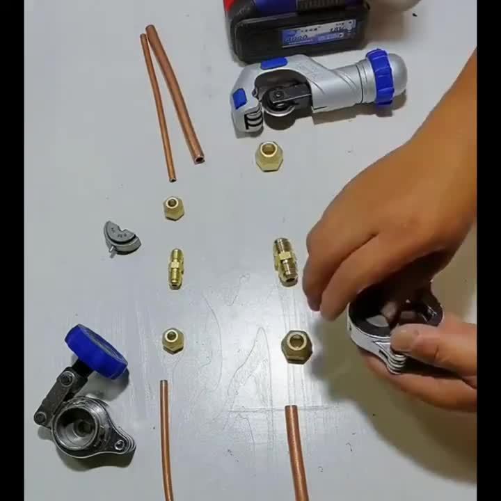 Heavy-Duty Pure Copper Three-Way Connector - with Threaded Flange Adapter, Industrial Pipe - Compatible with British Standard Tubes - Durable HVAC Structure, Precision Manufacturing Joint, Corrosion-Resistant Accessory, Essen